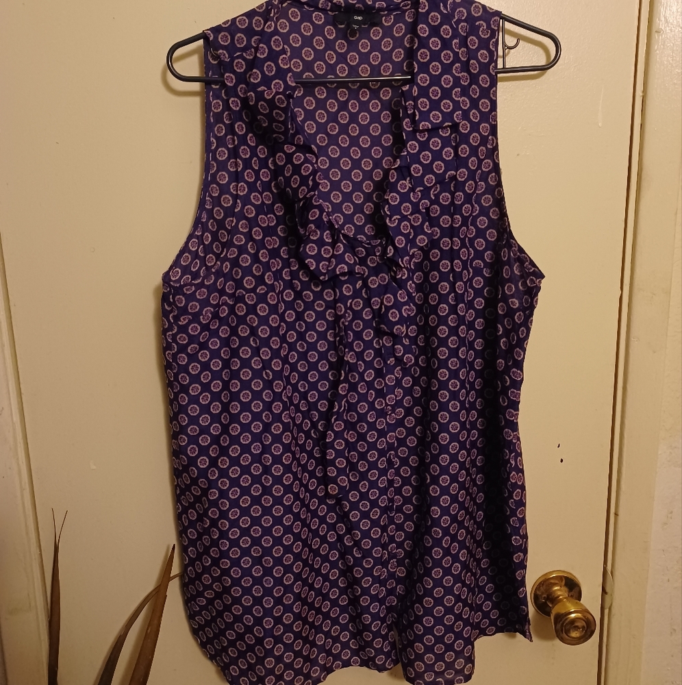 Sleeveless Gap blouse